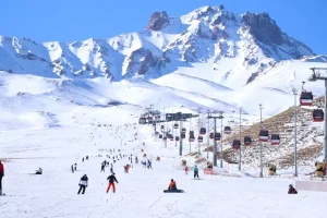 Erciyes Kayak Merkezi’nde yeni sezon, resmi törenle açıldı