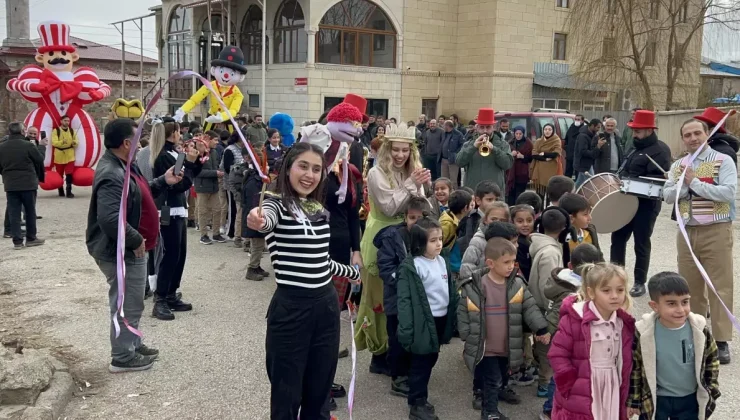 Erzurum Devlet Tiyatrosu, kırsaldaki öğrencileri tiyatroyla buluşturdu