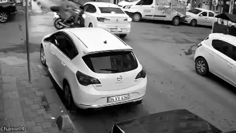 Esenler’de aynı noktada art arda 4 trafik kazası kamerada; yetkililerin bir an önce çözüm bulmasını istiyoruz