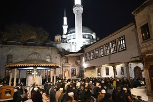 Eyüp Sultan Camisi’nde üç ayların başlaması dolayısıyla dua edildi