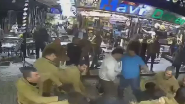 Fatih’te iş yerlerindeki alan işgali nedeniyle kavga: 2 gözaltı