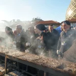 Festivalde 2 saatte 2 ton hamsi tüketildi