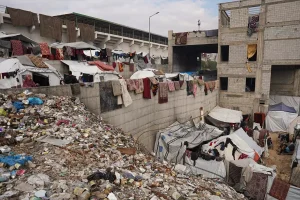 Gazze’de çöplükte yaşamak zorunda kalan Filistinliler, savaşın hâlâ sürdüğünü söyledi