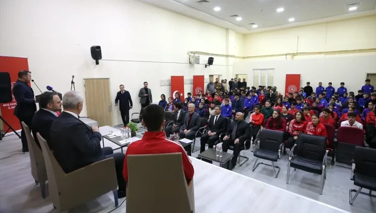Gençlik ve Spor Bakan Yardımcısı Eminoğlu, Muş’ta sporcularla buluştu Açıklaması