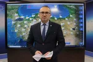 Hafta sonu yurdun batısı yağmurlu, diğer kesimleri az bulutlu geçecek