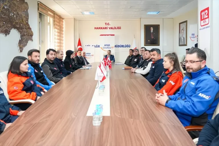 Hakkari Valisi Çelik’ten AFAD İl Müdürlüğüne ziyaret