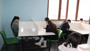 Hakkari’de öğrenciler, ücretsiz kurslarla sınavlara hazırlanıyor