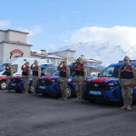 Hakkari’ye tahsis edilen 40 araç ve 5 ambulans törenle hizmete alındı