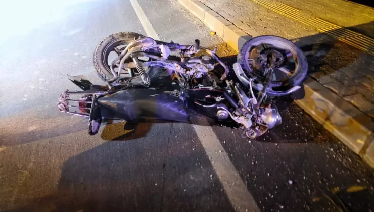 Hatay’da otomobilin çarptığı motosikletteki iki kardeş hayatını kaybetti