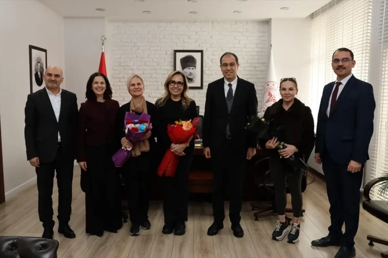 Hayırsever Tacir ailesinden İl Sağlık Müdürü Erşan’a ziyaret