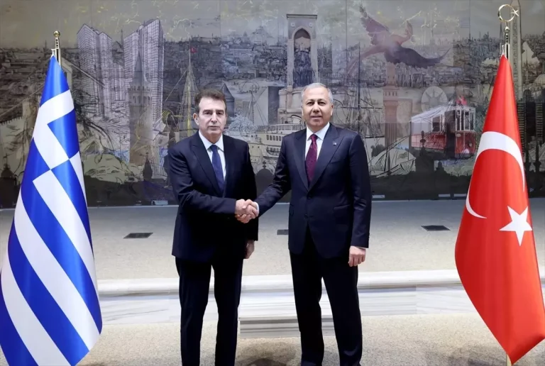 İçişleri Bakanı Yerlikaya, Yunanistan Vatandaşı Koruma Bakanı Chrisochoidis ile görüştü Açıklaması