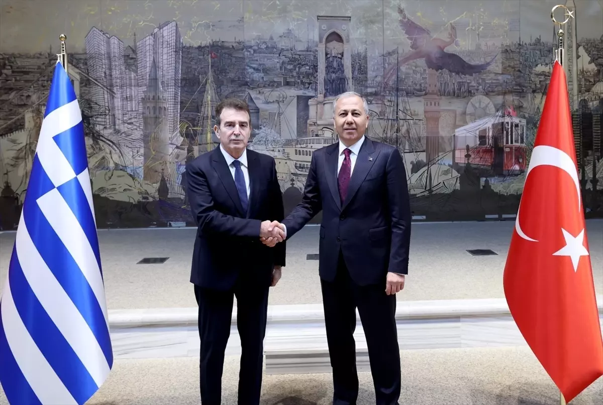 İçişleri Bakanı Yerlikaya, Yunanistan Vatandaşı Koruma Bakanı Chrisochoidis ile görüştü Açıklaması