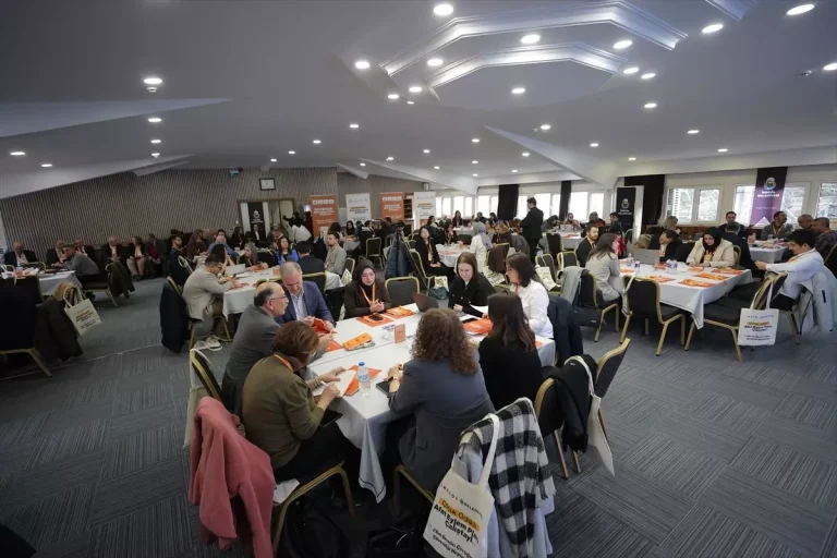 İnegöl’de düzenlenen çalıştayla, afetlerde çocuğu önceleyen yaklaşımlar ele alındı