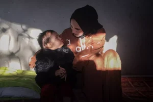 İsrail saldırıları Gazze’de kadınları annelikten, küçükleri çocukluktan mahrum etti