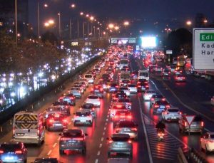 İstanbul’da trafik durma noktasına geldi