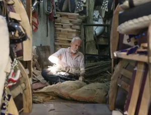 Kahramanmaraş’ta 60 yıllık semerci ustası mesleğini yaşatmaya çalışıyor