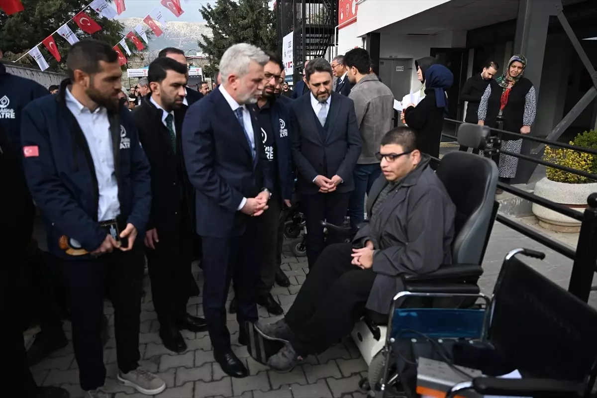 Kahramanmaraş’ta engelli vatandaşlara akülü sandalye ve elektrikli motor desteği