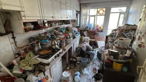 Karabük’te evden 10 kamyon çöp ve eşya çıktı