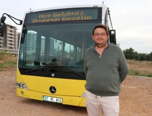 Karavan hayaliyle aldığı eski İETT otobüsüyle mahalleliyi gezdiriyor