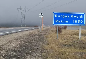 Karayolları ekipleri sürücüleri sis nedeniyle uyardı