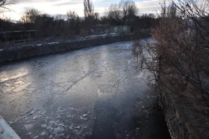 Kars’ta Hava Sıcaklığı Eksi 15 Dereceye Düştü, Kars Çayı Kısmen Dondu