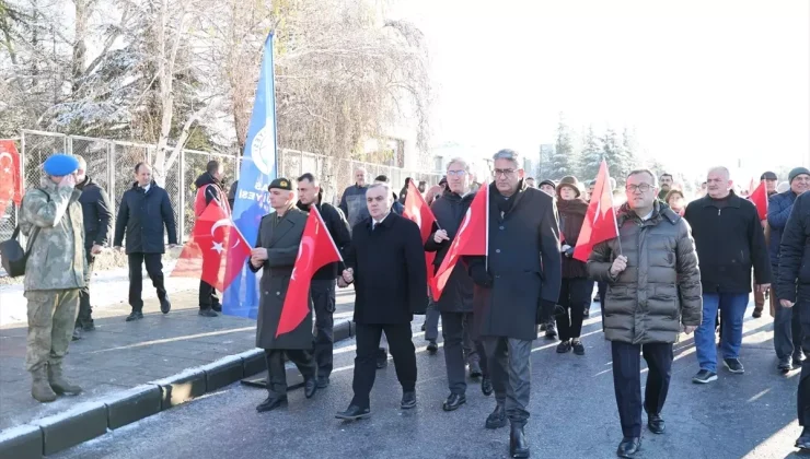 Kayseri’de akademisyenler terör saldırısında şehit olan 15 askeri andı