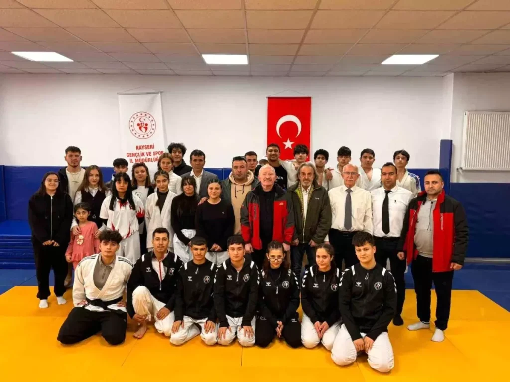 Kayseri’de Jujitsu sporcuları 2026 startını verdi
