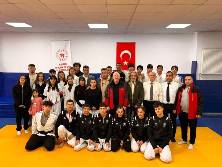 Kayseri’de Jujitsu sporcuları 2026 startını verdi