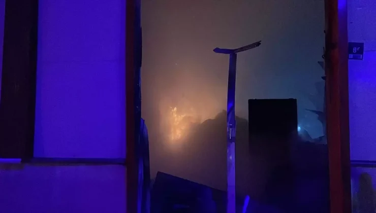 Kayseri’de mobilya atölyesinde çıkan yangın söndürüldü