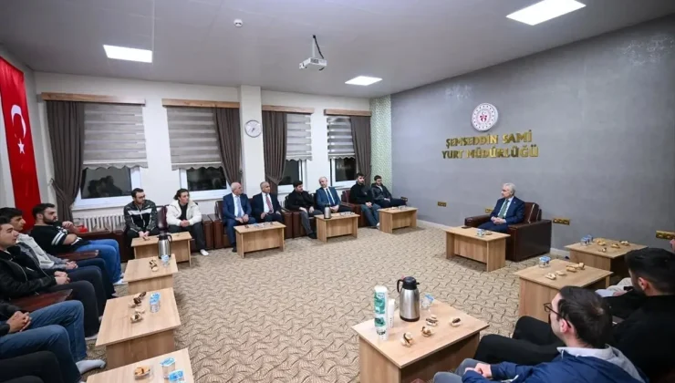 Kırklareli Valisi Turan, öğrenci yurdunda incelemede bulundu