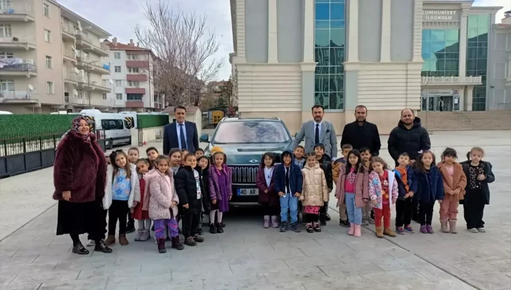 Kırşehir’de öğrencilere Türkiye’nin yerli otomobili Togg tanıtıldı