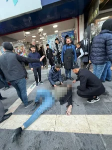 Klima montajı yaparken 2’nci kattan düşerek yaralandı