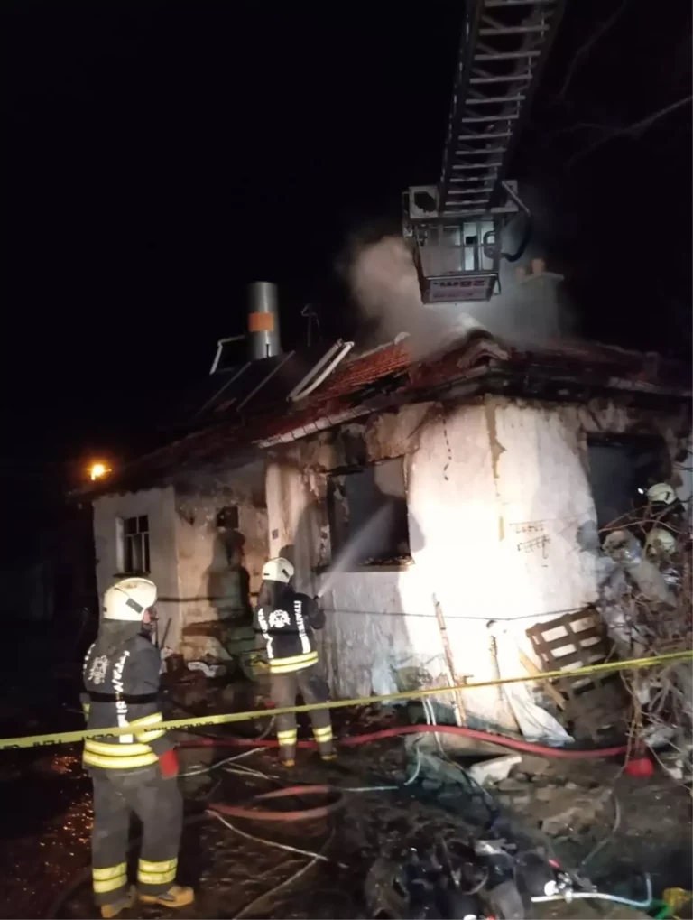 Konya’da çıkan ev yangınında 1 kişi öldü, 1 kişi yaralandı