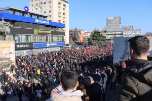Lahey’de yargılanan eski Kosova Kurtuluş Ordusu komutanları için Üsküp’te destek gösterisi