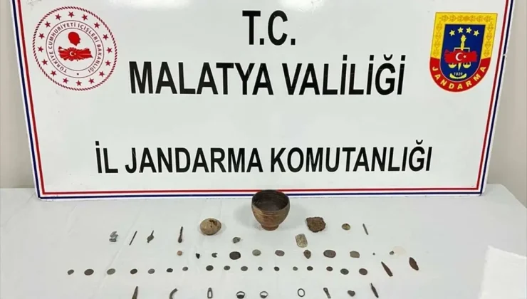 Malatya’da tarihi eser niteliğinde 43 parça ele geçirildi