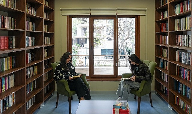 Maltepe Belediyesi, kütüphane ve çalışma alanlarıyla öğrencilerin yanında