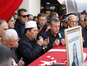 Manisa’nın ilk kadın belediye başkanı Gülşah Durbay son yolculuğuna uğurlanıyor