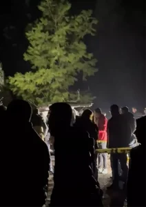 Mezarlıkta park halindeki otomobilde iki gencin cansız bedeni bulundu