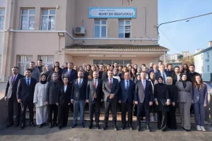 Milli Eğitim Bakanı Tekin, Arnavutköy’de bir okulun inşaatında incelemelerde bulundu