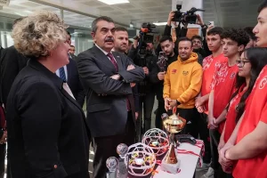 Milli Eğitim Bakanı Tekin, Arnavutköy’de okul ziyaretinde konuştu Açıklaması