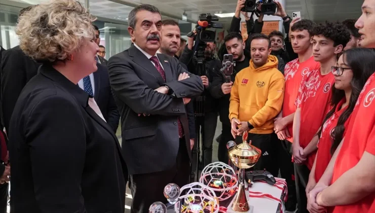 Milli Eğitim Bakanı Tekin, Arnavutköy’de okul ziyaretinde konuştu Açıklaması