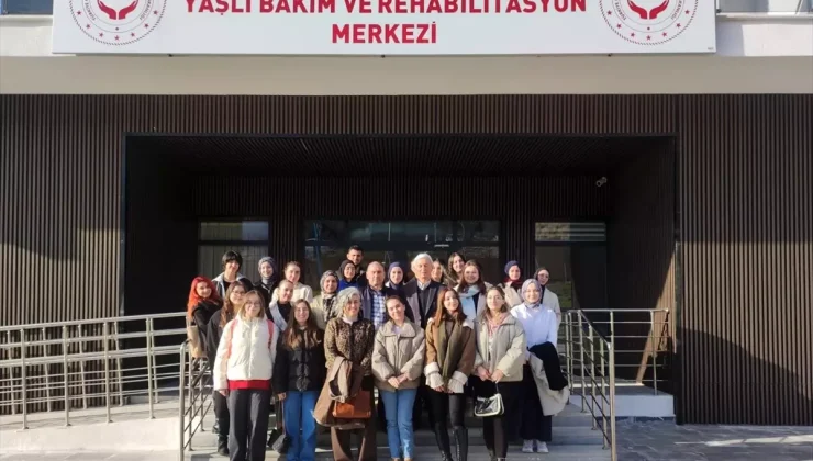 NEVÜ öğrencilerinden Huzurevi Yaşlı Bakım ve Rehabilitasyon Merkezi’ne ziyaret