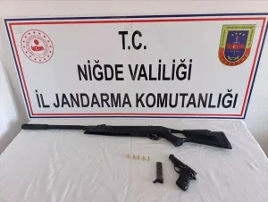 Niğde’de ruhsatsız silah operasyonunda 3 şüpheli yakalandı