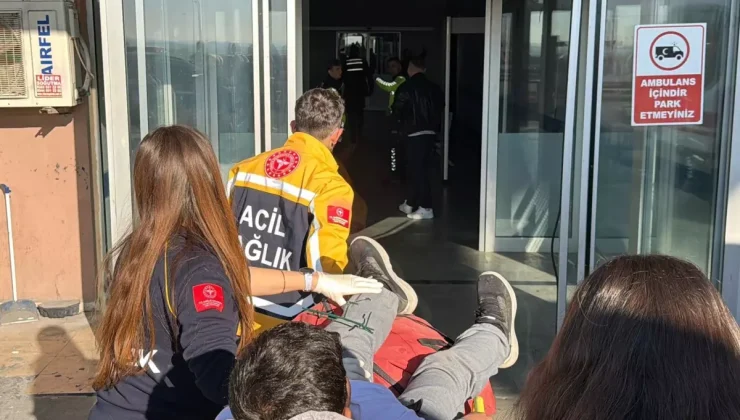 Okul bahçesinin çitinden atlarken bacağına demir saplandı