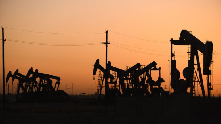 OPEC+’nın üretimde duraklamaya bağlı kalması bekleniyor