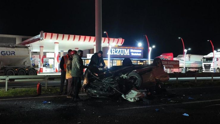 Otomobil tıra arkadan çarpıp takla attı: 1 ölü, 1’i ağır 3 yaralı