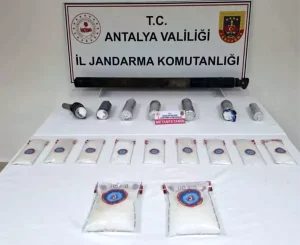 Otomobilin şaftında 17 kilo metamfetamin ele geçirildi