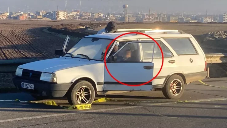 Park halindeki otomobilde direksiyon başında ölü bulundu