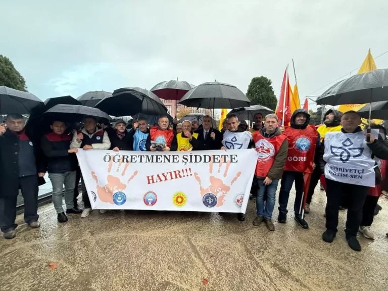 Samsun’da öğretmene şiddete sendikalardan ortak tepki