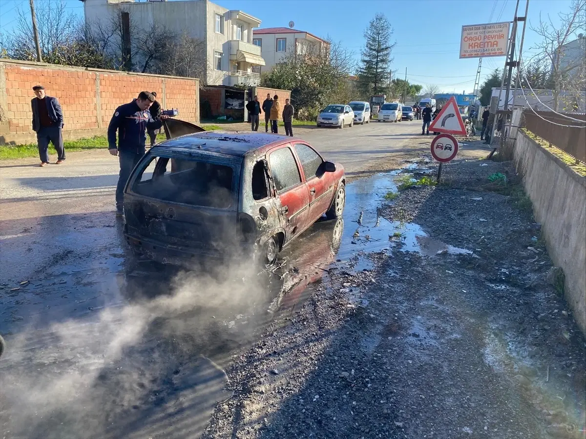 Samsun’da seyir halindeki otomobil yandı